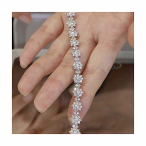 Pulsera de Tenis Floral de Moissanita, Lujosa Pulsera de Eslabones con Flores Brillantes, Elegante Joyería Fina, Regalo para Mujer - Product Image 5