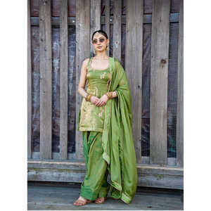 Conjuntos de diseñador para mujer Heavy Fendy Silk Top & Dupatta Party Wear Look Elegant Farshi Style - Product Image 3