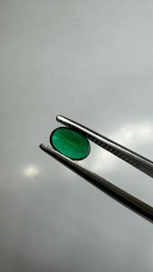 Émeraude Verte Naturelle 0.52 Taille Ovale 4x6mm Facettée avec Effet de Couleur pour Bague de Luxe, Pendentif, Boucles d'Oreilles, Bijoux Personnalisés - Product Image 4