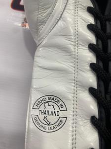 Nouveaux gants de boxe Fairtex - Cuir véritable pour entraînement et sparring - Équipement de Muay Thai noir de 10 oz à 18 oz - Product Image 5