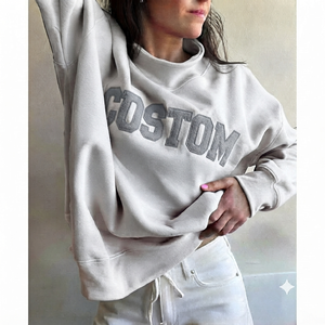 เสื้อสเวตเชิ้ตคอเต่าทรงโอเวอร์ไซส์สำหรับผู้หญิง ผ้าฟลีซเนื้อนุ่ม พรีเมียม ทรงหลวม สวมใส่สบาย  รับผลิตเสื้อผ้าแบบสั่งทำ - Product Image 1