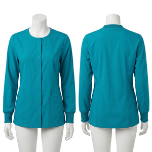 Chaqueta Quirúrgica Unisex 240g de Lana/Viscosa Premium Azul Claro con Paneles Delanteros y Traseros, Etiqueta Tejida en Relieve, Impermeable, de Secado Rápido y con Capucha - Product Image 2