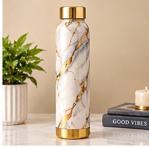 Botella de Agua de Cobre de Lujo Moderna, Diseño de Mármol Blanco y Negro, Tapa Dorada, Portátil, para Viajes - Product Image 2
