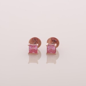 Pendientes de Diamantes de Corte Princesa Rosa Cultivados en Laboratorio con Certificación IGI, Oro Amarillo/Blanco/Rosa de 9 Quilates, Pendientes Minimalistas - Product Image 1