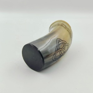 Mug en corne de buffle naturelle de qualité supérieure, fait main, avec gravure personnalisée, fabriqué pour la boisson et la décoration - Product Image 6