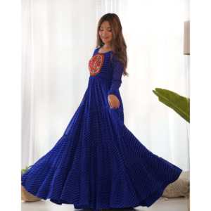 Magnifique robe Anarkali XS avec imprimé Laheriya - Product Image 4