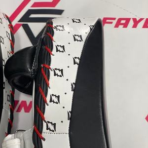 Équipement d'entraînement de haute qualité Fairtex, boucliers de frappe personnalisés OEM ODM, pads de frappe incurvés pour le kickboxing, pads de frappe pour la boxe, gants de Muay Thai MMA - Product Image 5