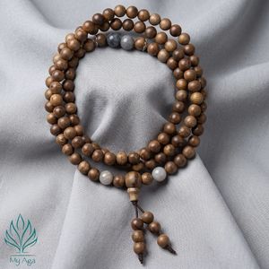 Bracelet unisexe au design minimaliste en perles de bois d'agar naturel de 6 mm, perles de prière Mala avec accent en pierre grise - Product Image 4