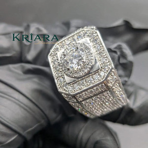 Bague de cocktail pour homme en moissanite taille brillant ronde, en argent 925 plaqué rhodium, sertie pavé, géométrique, de luxe, pour fiançailles - Product Image 2