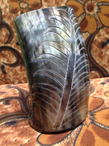 Vaso de Cuerno Pulido Hecho a Mano para Agua, Jugos, Cócteles, Uso en Bares, Ligero, Clásico, Natural, Náutico, Animal, Ecológico - Product Image 5