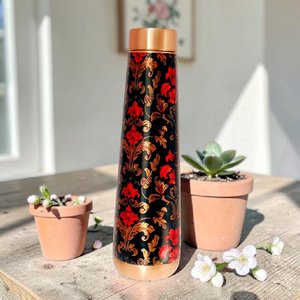 Bouteille d'eau en cuivre pur de haute qualité, couleur naturelle, faite à la main, multifonctionnelle, pour le camping, avec couvercle rabattable, compatible lave-vaisselle - Product Image 4
