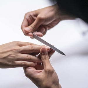 Lime à ongles ergonomique, outil de soin personnel, lime à ongles en métal réutilisable, utilisation durable, lime à ongles de haute qualité, soin des ongles - Product Image 4