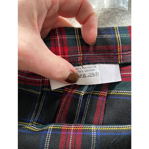 Falda Maxi Cruzada de Tartán Rojo y Negro con Hebilla de Cuero Estilo Royal Stewart para Mujer - Product Image 2