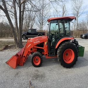 รถแทรกเตอร์ Kubota L4060 4WD 42 แรงม้า เกียร์อัตโนมัติ สภาพดี พร้อมปั๊มเครื่องยนต์ 73 ชั่วโมง ใช้งานในฟาร์ม - Product Image 1