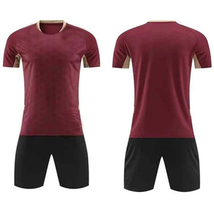 เสื้อฟุตบอลคุณภาพสูงน้ำหนักเบาแบบขายส่ง ออกแบบใหม่ แขนสั้น สำหรับผู้ชาย รับสั่งทำสำหรับทีมผู้ใหญ่ - Product Image 6