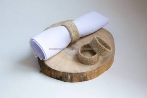 Servilleteros redondos de madera para cenas rústicas, arreglos de mesa, bodas y ocasiones especiales. - Product Image 4