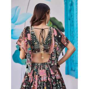 Robe de soirée Lehenga Choli noire en chinon imprimé numériquement pour les occasions spéciales - Product Image 5