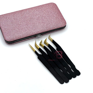Pinzas para Pestañas Coloridas con Mango Negro y Punta Dorada, 5 Piezas, Herramientas de Maquillaje para Extensión de Pestañas, Pinzas para Extensión de Pestañas con Logotipo Personalizado - Product Image 1