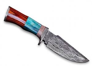Couteau utilitaire robuste d'extérieur en acier Damas forgé à la main, avec manche en résine turquoise et bois de rose, et garde en Damas - Product Image 4