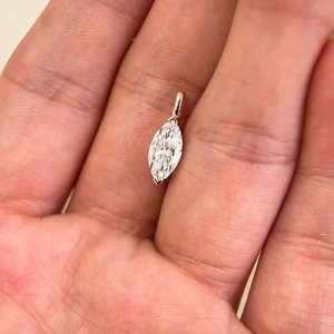 จี้เพชรทรงมาร์คีส์ทรงสวยหรู ได้รับการรับรองจาก IGI ผลิตในห้องปฏิบัติการ สีเหลือง ชมพู ขาว หรือเงิน ระดับสี D E F ความใส VVS VS - Product Image 2