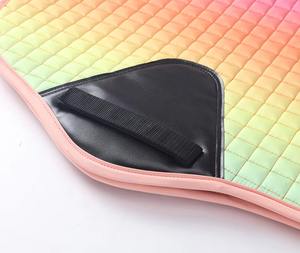 Équipement d'équitation avec logo personnalisé, selles et tapis d'équitation, tapis de selle matelassés confortables et polyvalents pour l'équitation - Product Image 4