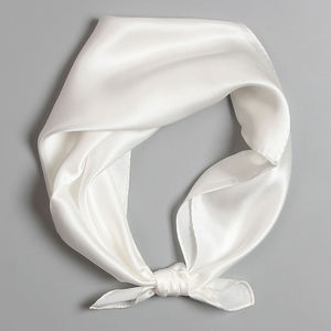 Écharpe carrée en soie blanche, couleur unie, légère, accessoire de mode féminin pour un usage quotidien, toutes saisons - Product Image 1
