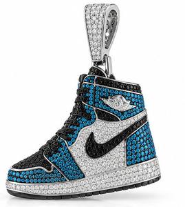 Colgante de zapatilla de baloncesto con moissanita talla princesa chapada en oro blanco, negro y azul, con diamantes de imitación, para hombre, ideal para fiestas. - Product Image 1