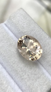Pierre naturelle certifiée Morganite de forme ovale avec une couleur et un lustre excellents, Beryl naturel de 6,33 carats, nette à la loupe - Product Image 4