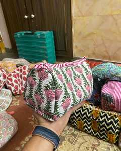 Large Capacity Cotton Fluffy Travel Toiletry Bag French Flower Quilted Cosmetic Bag Zipper Cute Floral Skin Care Product Bag Bow - Product Image 4