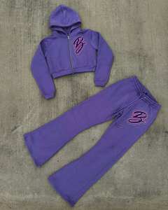 Conjunto Deportivo Premium Morado para Mujer 2026, Sudadera Corta con Cierre Completo y Pantalones Deportivos con Estampado Gráfico, Corte Ajustado - Product Image 1