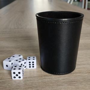 Gobelet à dés en cuir PU personnalisé avec logo, vente chaude, avec 6 dés, fabricant de gobelets à dés de luxe en cuir personnalisé - Product Image 1