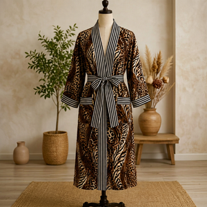 Bata Kimono con Estampado de Leopardo para Mujer, 100% Algodón Tejido, Cuello en V, con Cinturón, Larga, Mangas Largas, Lavable a Máquina, Ropa de Estar por Casa para Verano - Product Image 1