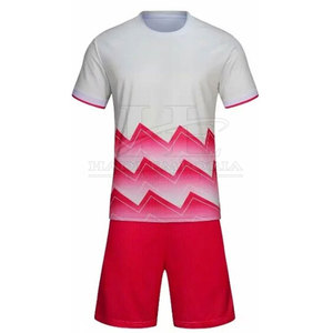 Ensemble de tenue de football pour hommes léger et respirant, maillot et short parfaits pour les entraînements et les matchs, coupe confortable, matière durable - Product Image 1