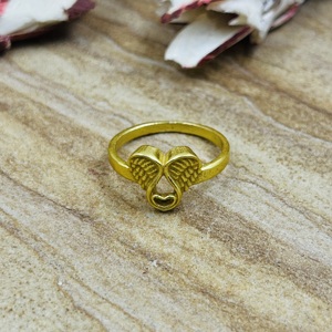 Nouvelle bague aile d'ange céleste très demandée, en laiton délicat, plaqué or 18 carats, motif cœur bohème pour femme, pour la vente en gros/OEM/ODM - Product Image 1