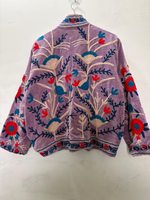 Blouson Bomber Unisexe en Velours Lavande Brodé Main, Style Vintage Bohème Floral avec Broderie Suzani en Coton pour Automne/Hiver