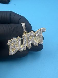 จี้ห้อยคอแบบกำหนดเอง สไตล์ฮิปฮอป ประดับเพชรโมอิสซาไนต์ VVS  ตัวอักษรย่อชื่อสั่งทำได้  เงินแท้ 925  แบบสองสี - Product Image 3