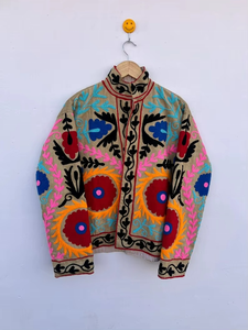 Chaqueta Cotrise Acolchada Reversible Ecológica con Bordado Floral Vintage Estilo Suzani, Abrigo Boho con Frente Abierto |   Otoño/Invierno Orgánico - Product Image 4