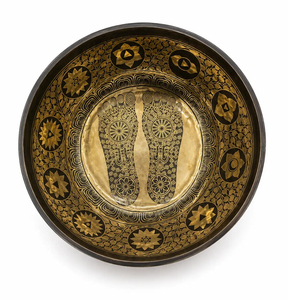 Bol gravé à la main avec motifs de pieds - Product Image 2
