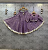 Ensemble Chaniya Choli en tissu de soie de qualité supérieure avec broderie de sequins et doublure épaisse, tenue ethnique festive pour le Navratri