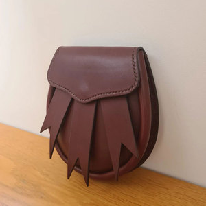Pochette à kilt traditionnelle écossaise Sporran en cuir véritable de vache marron, fabriquée à la main, avec pompons – Vente chaude - Product Image 2