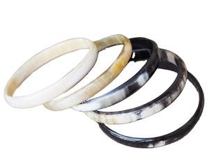 Pulsera de cuentas de cuerno de búfalo hecha a mano única, joyería Tribal ajustable, regalo elegante y sostenible para ocasiones cristianas - Product Image 5