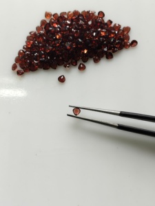 Natural Red <b>Garnet</b> 3MM Heart Shape Best Quality Loose Gemstones For Jewelry Making - Product Image 3