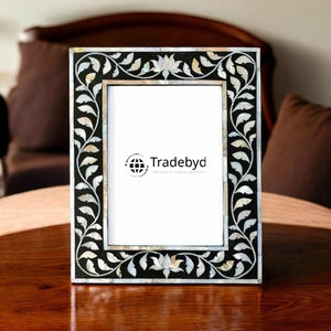Marco de Fotos Decorativo Creativo Hecho a Mano con Incrustaciones de Madreperla, Acabado Brillante de Primera Calidad por Tradebyd - Product Image 6
