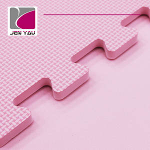 Tapis en mousse amortissant les chocs 100x100cm avec motif croisé pour Taekwondo Aikido - Product Image 4