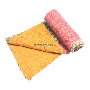 Fundas de Cama Reversibles Hechas a Mano de Alta Calidad con Estampado Vintage Bengali Indigo Kantha Gudri, para Uso en Hoteles Antiguos de la India - Product Image 1