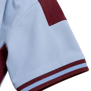 Conjunto de dos piezas informal personalizado para mujer, camiseta de manga corta azul polvo y pantalones anchos color borgoña, con contraste. - Product Image 6