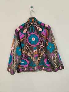 Veste en velours noir brodée, style bohème folklorique floral, faite à la main, style vintage, vêtement d'extérieur, broderie Suzani en velours - Product Image 6