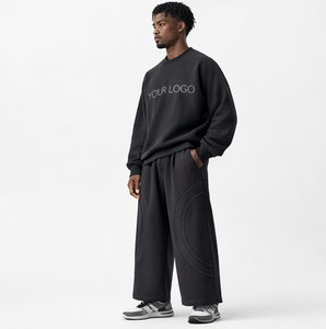 Ensemble de survêtement streetwear et loungewear surdimensionné personnalisé pour homme : sweat-shirt molletonné à col rond et pantalon large et ample - Product Image 2