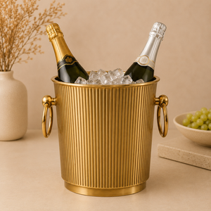 Seau à champagne Verve en laiton avec doubles poignées, refroidisseur à vin et glace artisanal, articles de bar haut de gamme pour des réceptions élégantes - Product Image 1