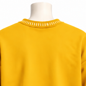 Sweat-shirt à col rond pour homme, coupe ample, manches longues, avec bordure dorée brodée et effet vieilli, style streetwear décontracté et sportif - Product Image 4